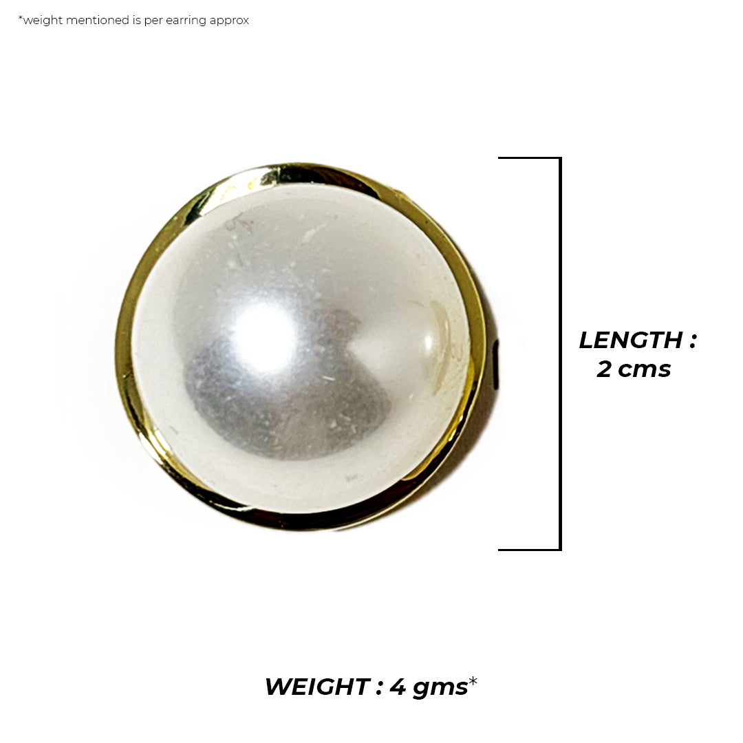Ikaajewellery necklace with a prominent pearl and diamond pendant on a delicate gold chain.