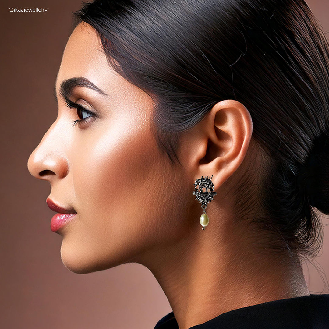 Hastini Earrings